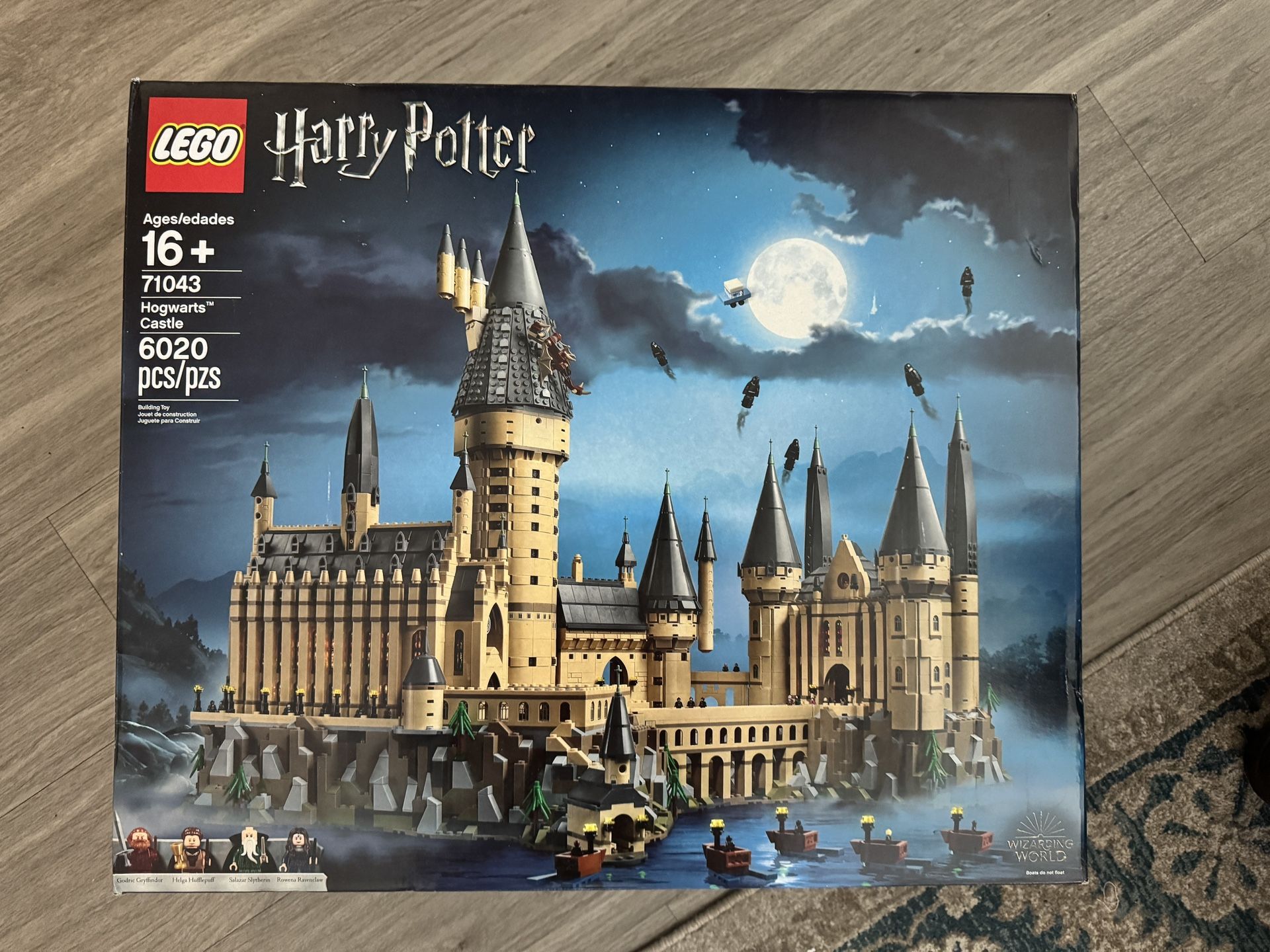 LEGO Hogwarts #71043 NEW IN BOX - Original Release