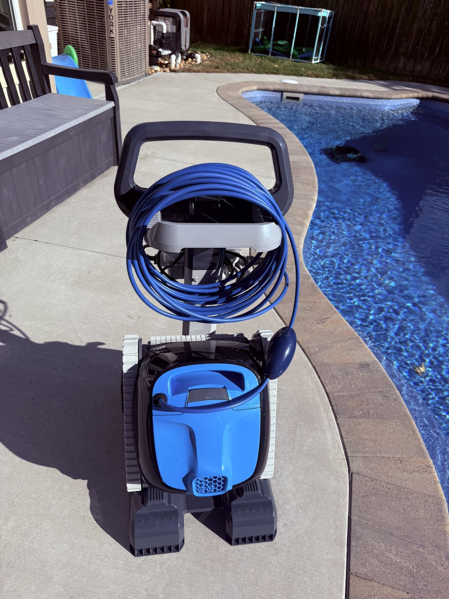Dolphin Pool Cleaning Robot With Stand