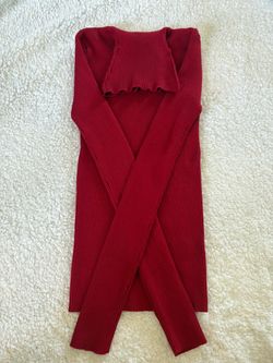 Women’s dark red long sleeve