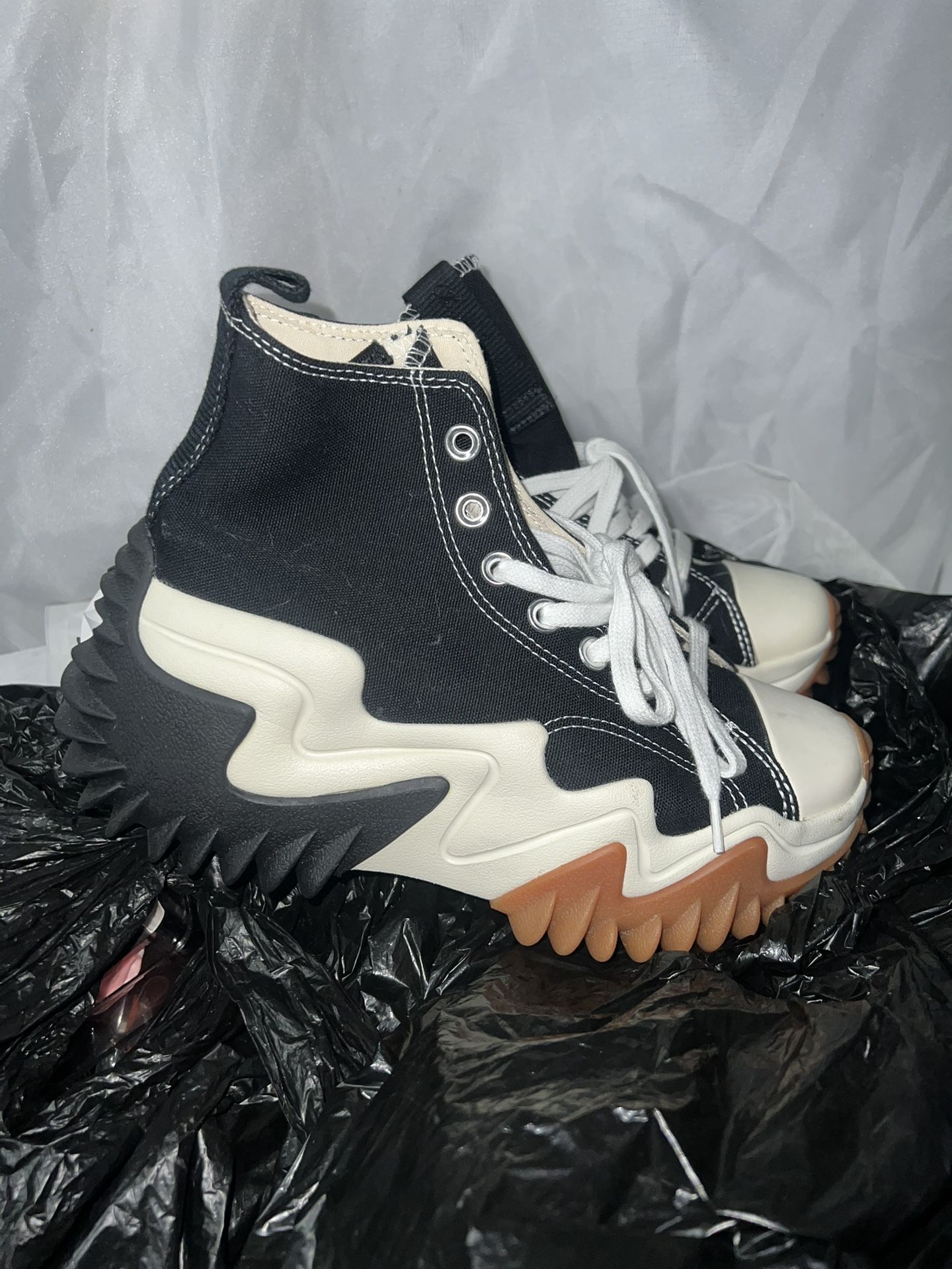 Converse Tenis Size # 7.0 Women # 6.5 Men’s 