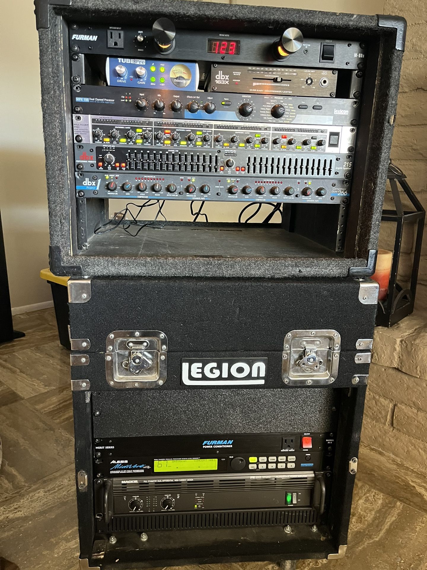 Mackie 1200 W Power Amp Racks Effects