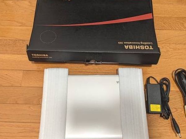 Toshiba Laptop 2 In 1 fir $200 OBO