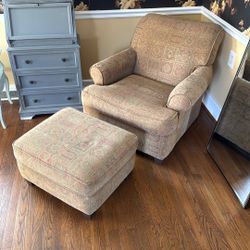 Chair With Ottoman 
