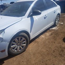 For Part's Only  2011 Chevy Cruz Para Partes 
