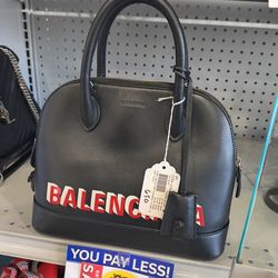 Valenciaga purs regular price 850 sale price 650 layway available 10% dwon if you interested please make sure you ask for Maribel thank you