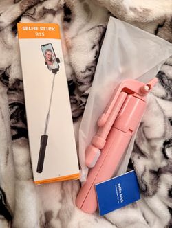 Brand New Baby Pink Hand Held Selfie Stick / Tripod with Light
