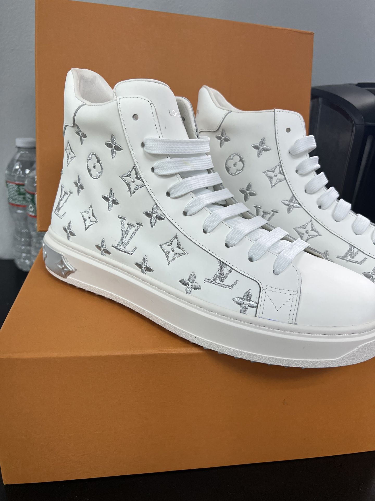 lv high top sneakers white