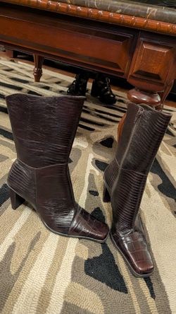 “Aerosoles Brown Croc Embossed Mid-Calf Boots 9M – Excellent Condition!”