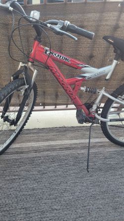 2008 Red Magna Excitor mountain bike