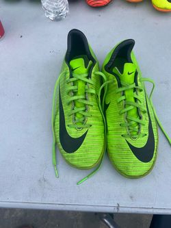 Tenis de futbol size 4