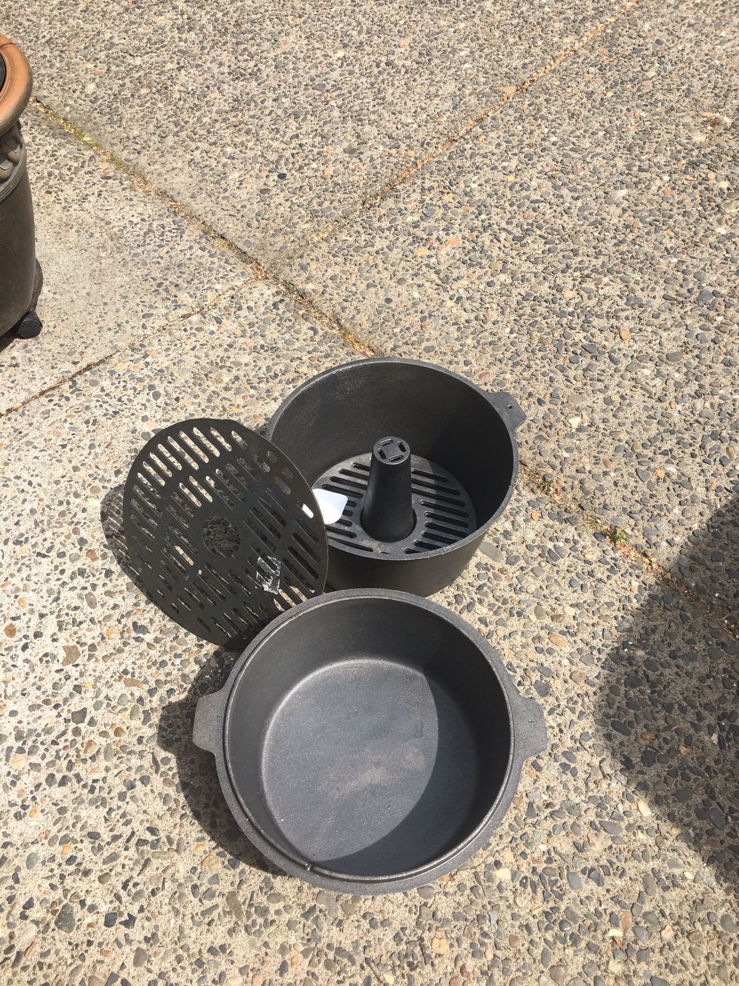 Camp Chef ultimate turkey roaster/Dutch oven for Sale in Beaverton, OR