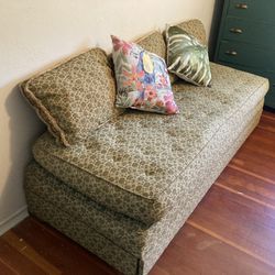 Daybed, Couch Pillows