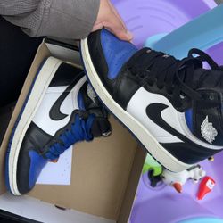 Royal toes’s Size 4