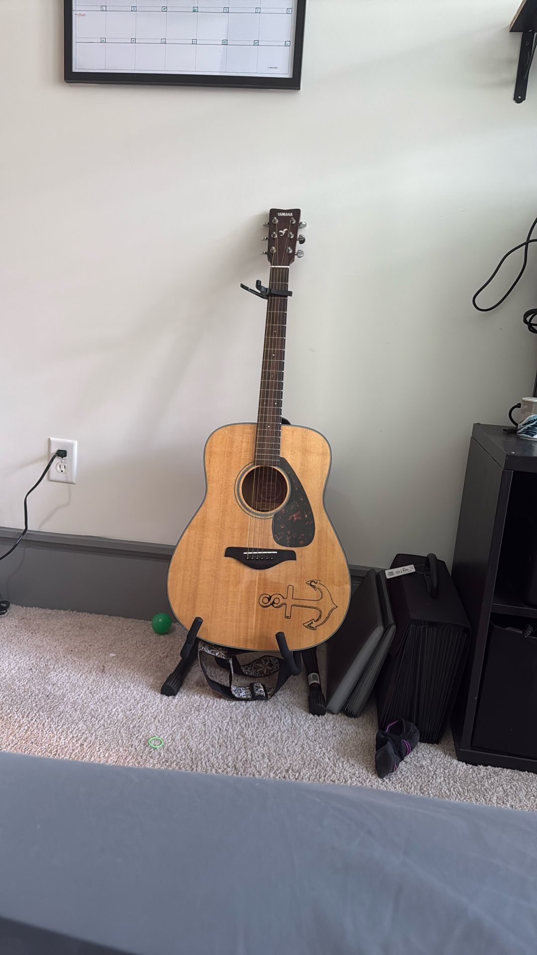 Yamaha Acoustic Guitar w/ Strap & Stand