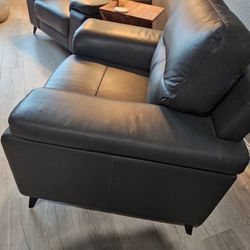 Like new Leather accent chairs