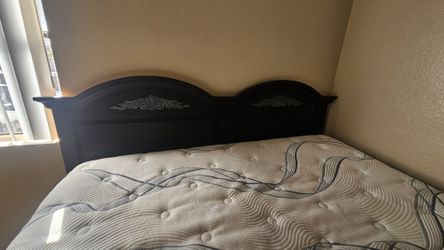 Kind Size Bed
