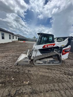 Bobcat Y Camion