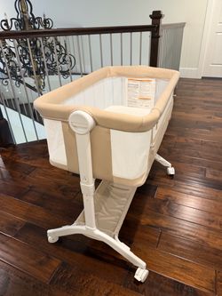 Baby Bassinet with Wheels and Mesh Sides