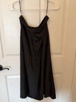 NEW WITH TAGS Y.A.S Black Satin Midi Skirt – XS