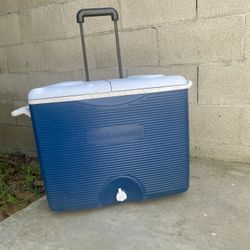 Rubbermaid Ice Cooler
