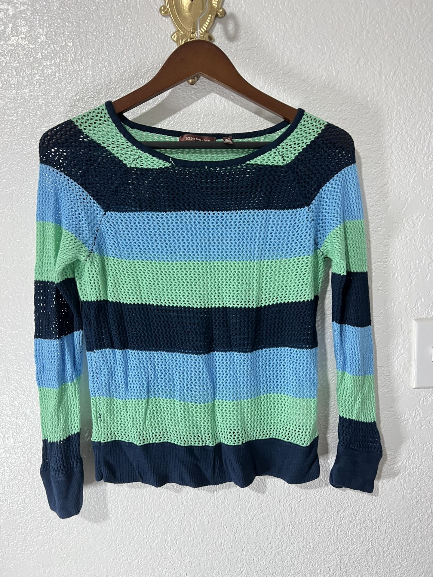 525 America Sweater Size M