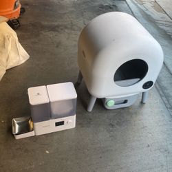 Attomatic Cat Cleaner And Food Dispenser 