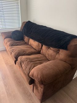 Brown suede couch great condition pretty brand new