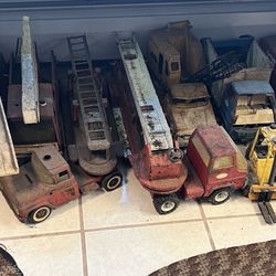 10 Vintage TONKA METAL TRUCKS - Construction Firetrucks Fire Engines - FOR RESTORATION 