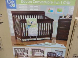 4 in 1 convertible Crib plus extras