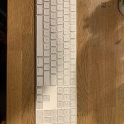 Apple Magic Keyboard with Numeric Keypad: Wireless, Bluetooth, Rechargeable.