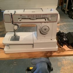 Singer Merritt 8734 Sewing Machine 