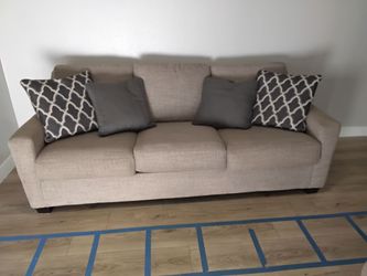Couch set