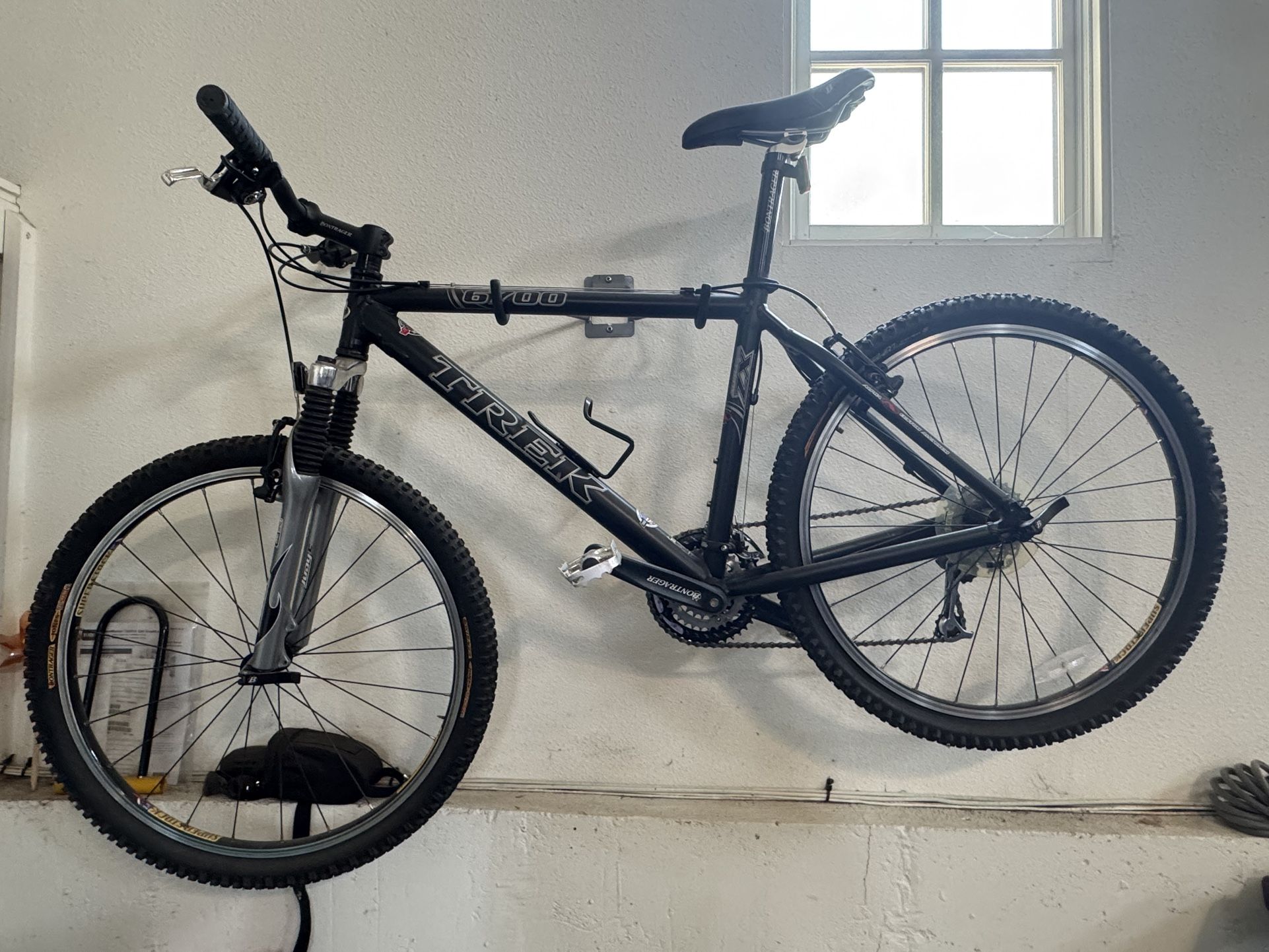 17.5 Inch Trek 6700 With Rockshox