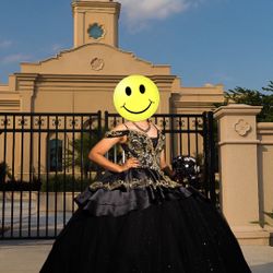 Black And Gold Quinceañera dresss