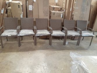 New cosco 6 wickers chairs cushions included