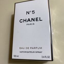 CHANEL N°5 Eau de Parfum Spray,