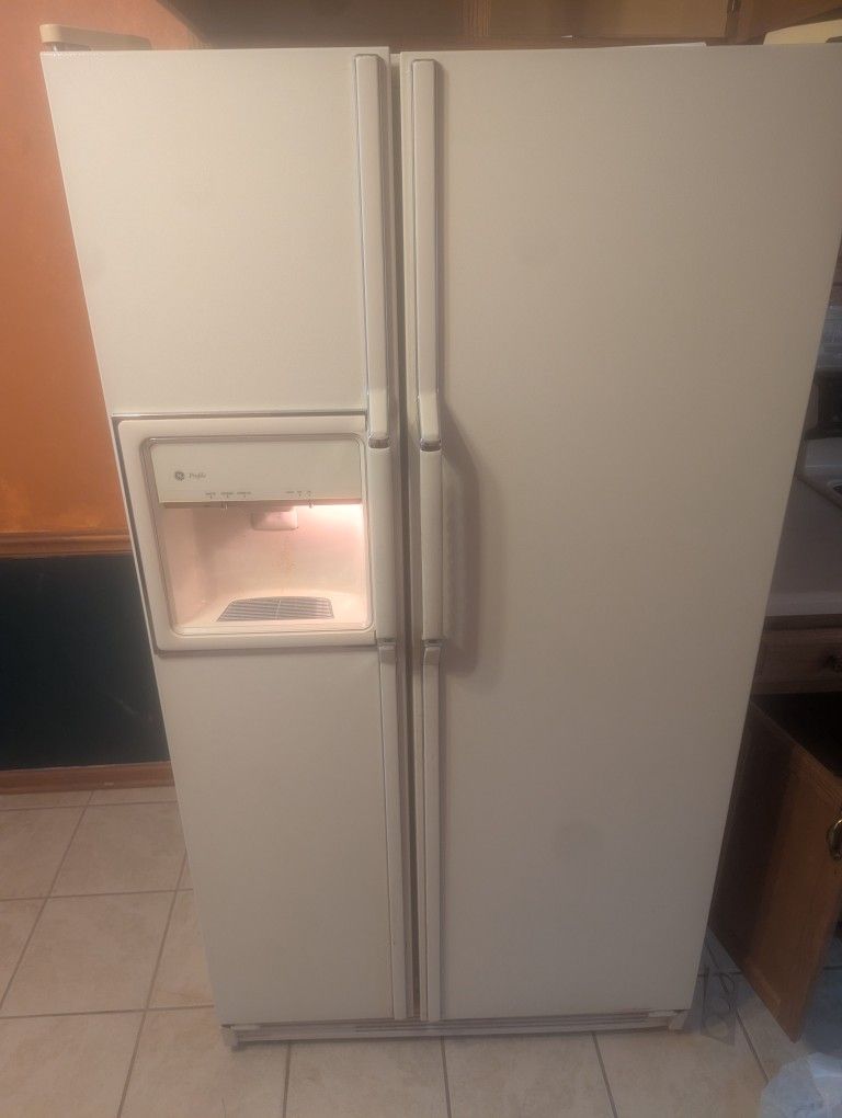 GE Profile Refrigerator 