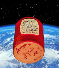 SIGNED Wee Gallery 2017 Deneen Pottery (6th) Illustrator "Peace On Earth" #96/600 Red 7+ oz. Mini-Tumbler