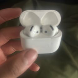AirPod 4 