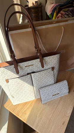 Michael Kors, color vanilla