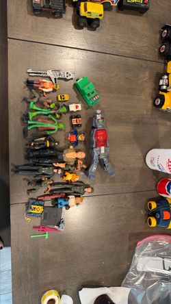 Vintage Toy & Action Figure Lot – $15 for Everything! 🤖