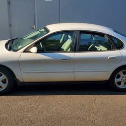 2003 Ford Taurus SES - $1,600lean title, engine and transmission run smooth and the A/C blows cold. No check engine light or warning lights of any kin