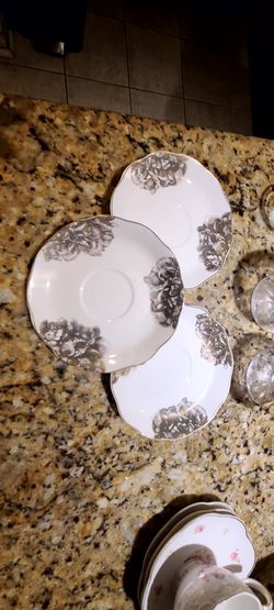 3 Dessert Plates