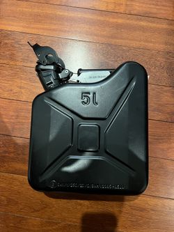 5L Metal Jerry Cans (2)