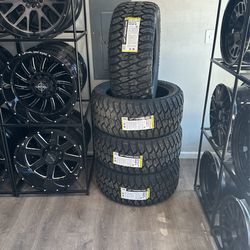 33x12.50x22 R/T Set Of New Tires 