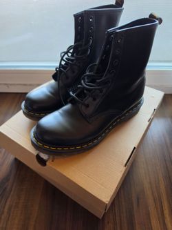 Dr Marten Women's Leona Size 8