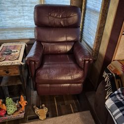 2 Lazy Boy Rocking Recliners 