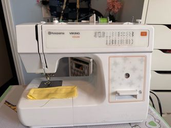 Viking Husqarvana H Class Sewing Machine