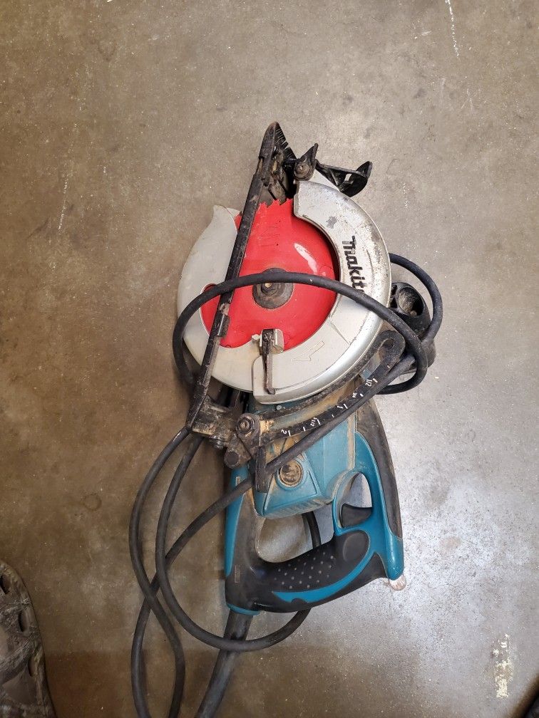 Makita Saw
