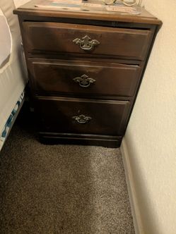 Small 3 drawer wood dresser